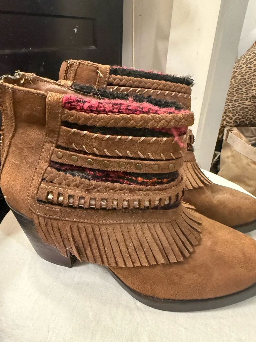 Mudd Brown Suede Fringe Boho Western Ankle Boots Studded